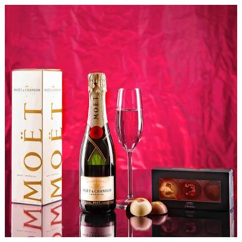 Bild von Prestige Hampers Moet and Chandon Gift – Champagne Gift Sets – Champagne Delivery – Champagne Gifts – Send Champagne Gifts