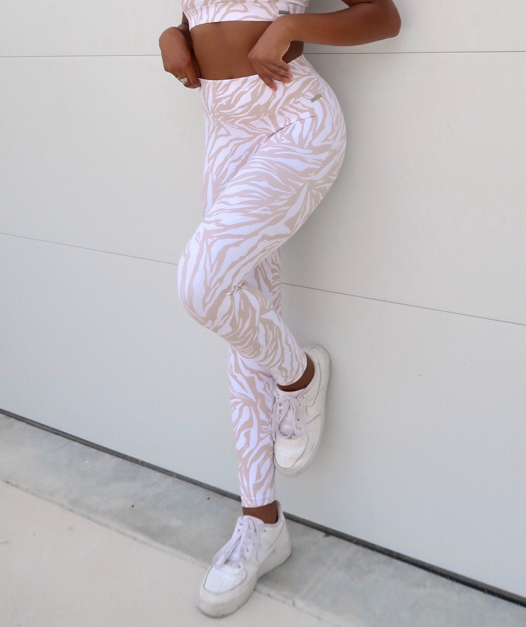 Bild von Physiq Apparel Allure Leggings – White Zebra – female